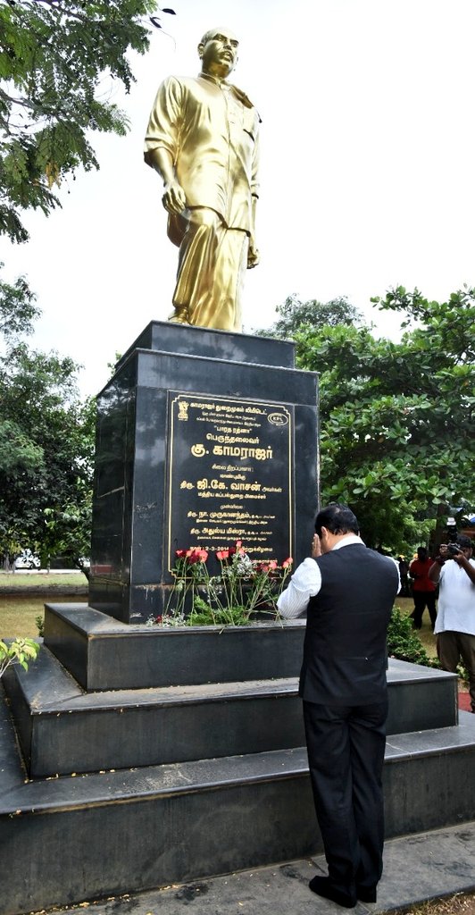 sarbanandsonwal's tweet photo. Offered tributes to the former CM of Madras State, Bharat Ratna, Perunthalaivar K Kamarajar at the Kamarajar Port in Chennai. 

Also planted a sapling to mark the occasion. https://t.co/4e5bKhzNuk