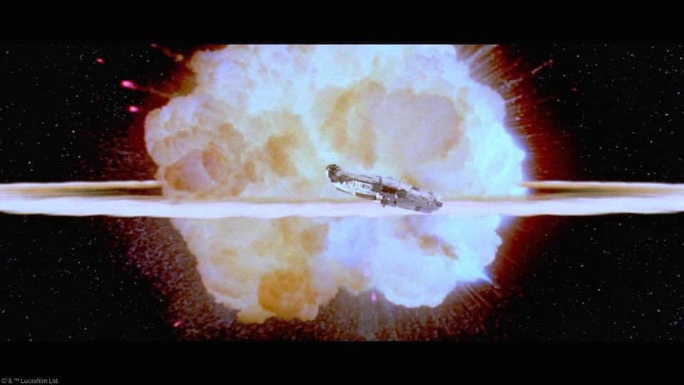 NoxingGaming's tweet photo. Le plus rapide ! Le plus agressif ! Bon pour la casse ! c'est le vaisseau qui a fait la course de Kessel en moins de 12 parsecs deux assiette l’une sur l’autre ! #fauconmillenium 🔥 https://t.co/L9HQOHhGgm