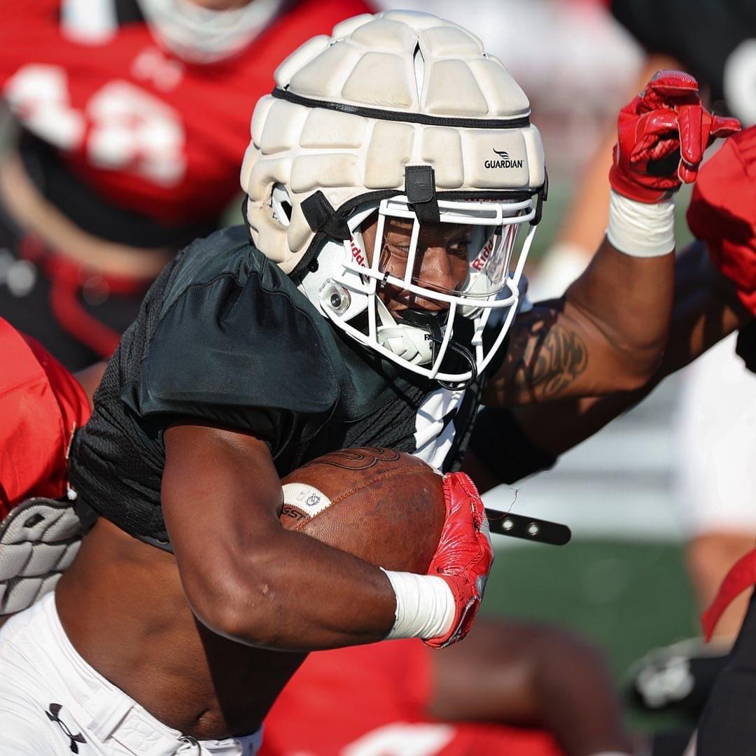 Bishop Moore Alum 🎱 Janiero Crankfield (21') @4wayniero working hard during fall camp for Gardner Webb University. We're looking forward to a tremendous season from Janiero!!! @GWUFootball @GWUSports @HornetFB_1MOORE @BMC_Alumni @BMooreAthletics 🐝🐝🏈🏈