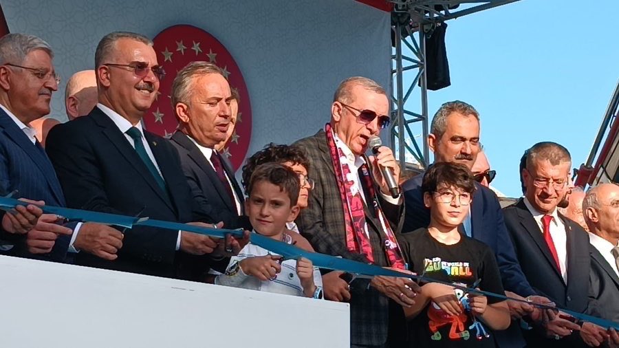 AhmetSCeylan's tweet photo. 📍Teşekkürler Çorum. 🇹🇷🤗🫶

Hasretti Gidermek İstediğimiz Özlemimizdi Göstermek İstediğimiz…  

Cumhurbaşkanımız Sayın Recep Tayyip Erdoğan; ”Biz Çorum’u özlemiştik, gördük ki Çorumlu kardeşlerimin de bizleri göresi gelmiş…”

#Hedef2023 
#İnandığınYoldaYürü 
#GönülSeferberliği https://t.co/yX9imafjZX