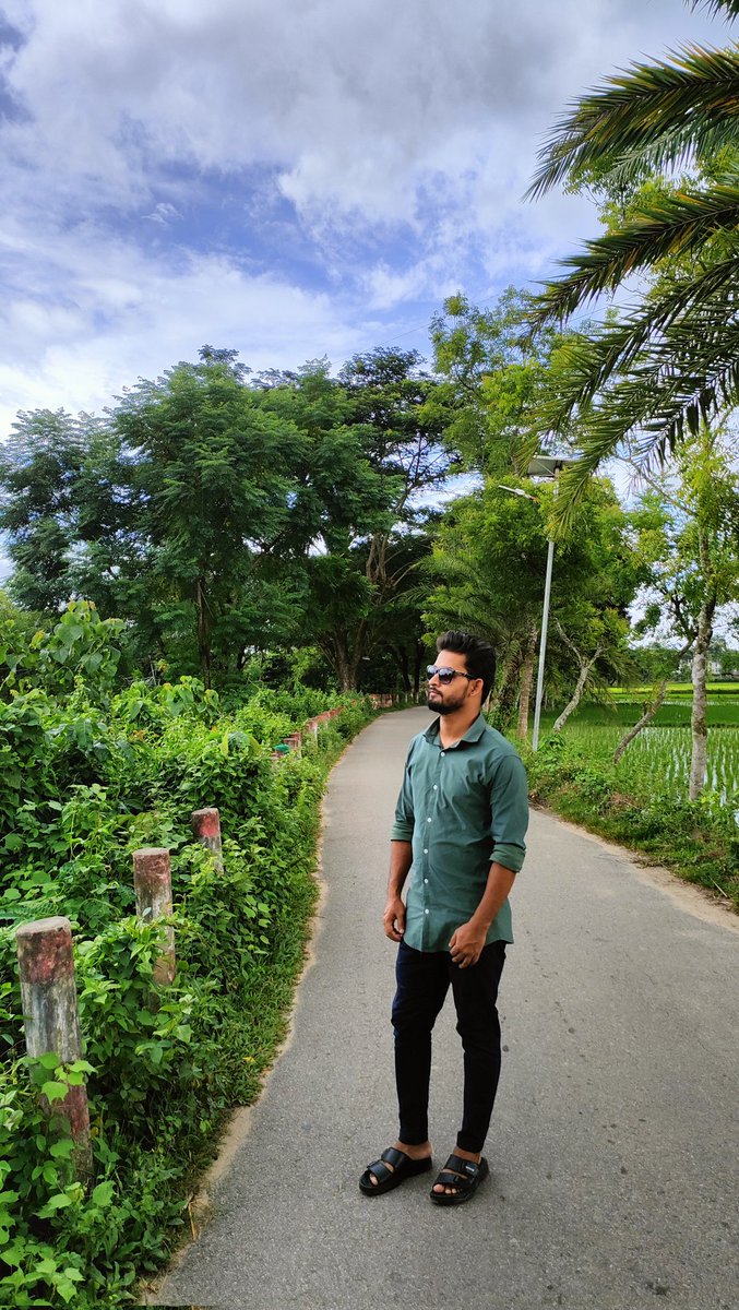 Eskander_Hossen's tweet photo. মানুষ যখন আপনাকে নিজের মত ব্যবহার করতে পারবে না,
তখন বলবে,আপনি বদলে গেছেন!'🙂 https://t.co/w925YOHc61