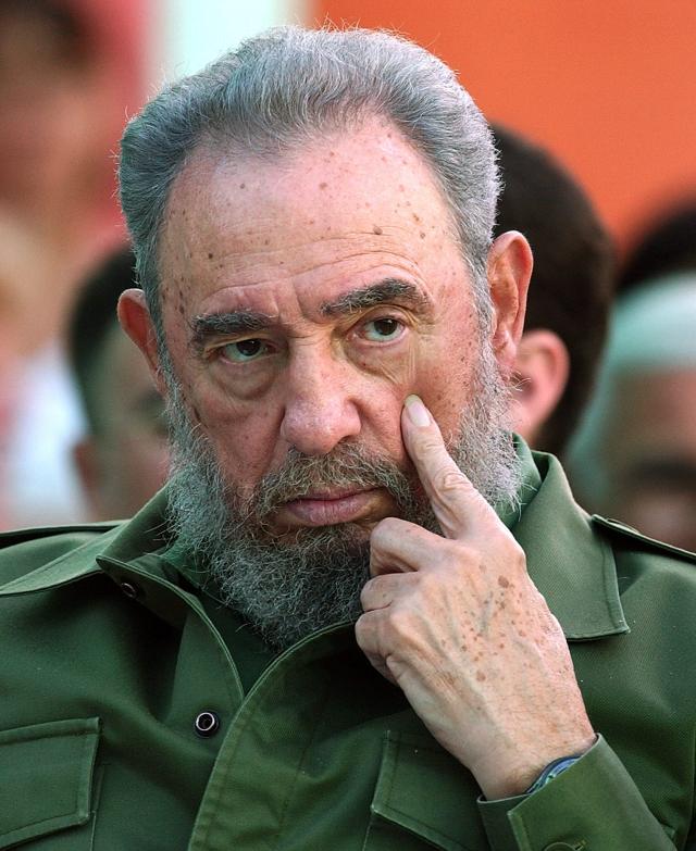 Claudia57174863's tweet photo. @raudel_leon La mía:
"Al imperialismo ni un tantito así.

!Muchas felicidades mi Comandante! 
#FidelVive  #CubaSigue https://t.co/YTugxEHCUR