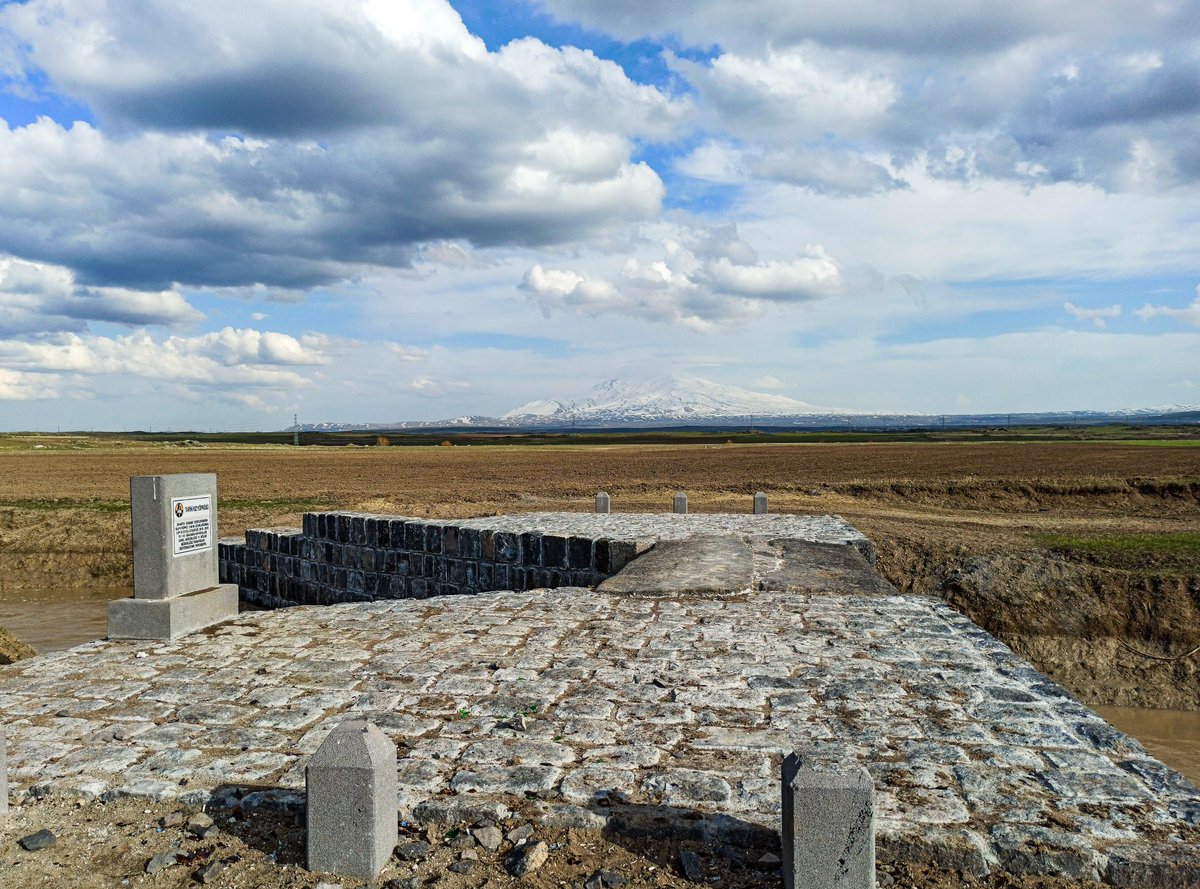 Türkiye'nin kardeşlik sembolü, Anadolu'nun kapısı Malazgirt'ten hayırlı akşamlar.🇹🇷🇹🇷
<a href="/cengizaltin1071/">Cengiz Altın</a> <a href="/eminsimsekmus/">Mehmet Emin Şimşek</a> <a href="/MehmetNuriErsoy/">Mehmet Nuri Ersoy</a> <a href="/AhmetMisbah/">Ahmet Misbah Demircan</a> <a href="/fuatoktay/">Fuat Oktay</a> <a href="/ProfAdnanCevik/">Adnan Çevik</a> <a href="/haydaraliyildiz/">🇹🇷Haydar Ali YILDIZ</a> <a href="/akaraismailoglu/">Adil Karaismailoğlu</a> <a href="/jsarieroglu/">Jülide Sarıeroğlu 🇹🇷</a> <a href="/murat_kurum/">Murat KURUM</a> <a href="/mehmetersoy57/">Mehmet Ersoy🇹🇷</a> <a href="/hasandogan/">Hasan Doğan</a> <a href="/yekta_sarac/">Prof. Dr. M. A. Yekta Saraç</a>
