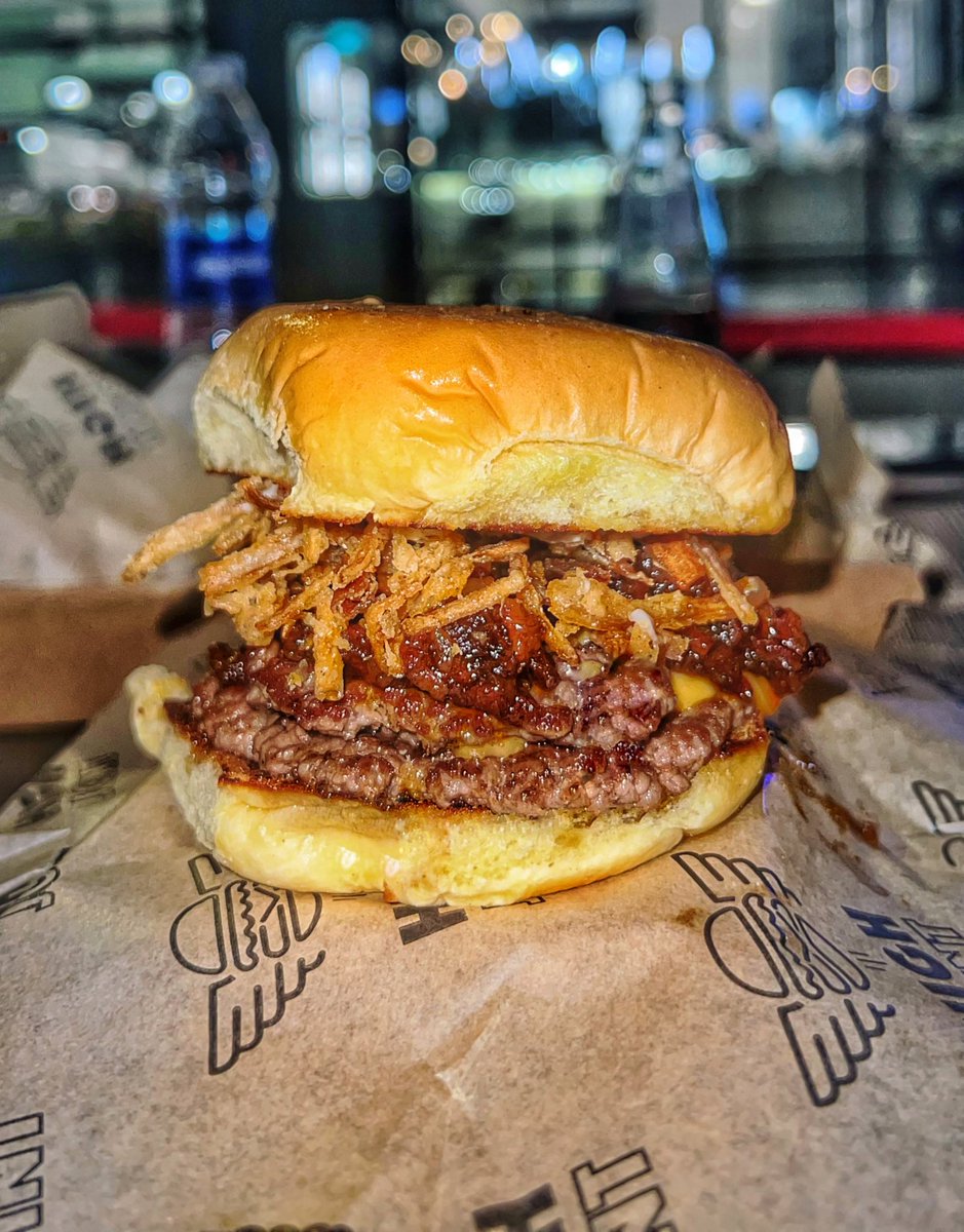 into Riyadh 🎡🤡🍔 مطاعم الرياض tweet media