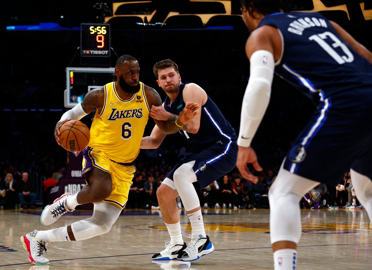 BleacherReport's tweet photo. Two expected Christmas Day matchups, per @TheSteinLine 🍿 

Grizzlies vs. Warriors
Lakers vs. Mavericks https://t.co/Qewc3Ic4ST
