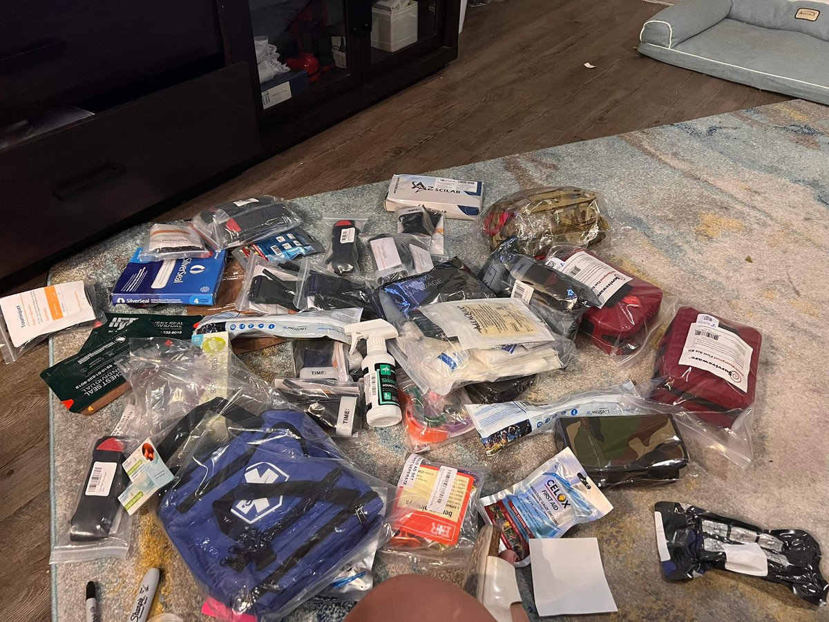 whidget's tweet image. Newest med shipment to #ukraine. I can’t believe how amazing people are and how many go out of their way to donate and help me with all these projects. It’s absolutely humbling and I will never forget these kindnesses. You are literally saving lives. ALL my love 🥰🥰🥰