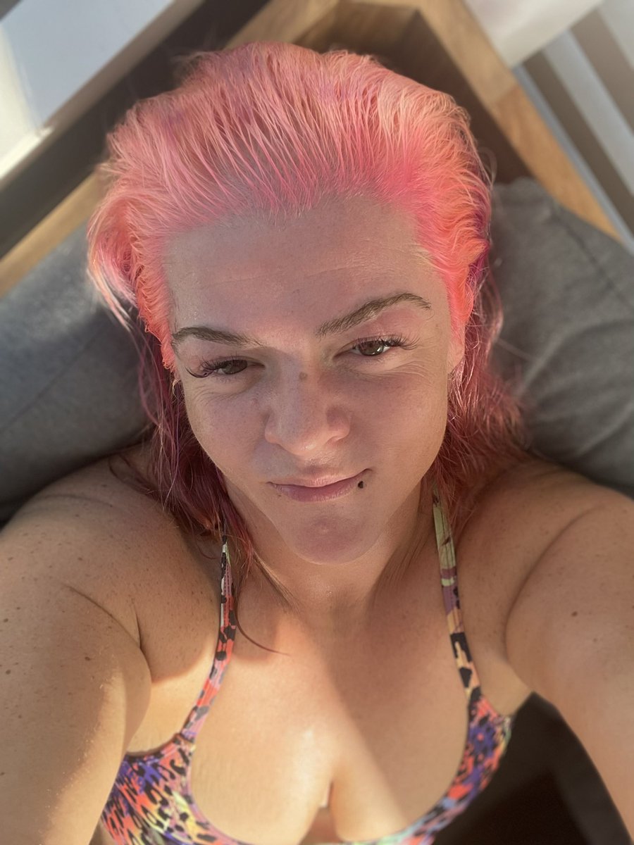 JessWellington2's tweet photo. Keep your head up and keep evolving. No one gets it right but we can keep striving to be better! Ya heard bitches ๐
#keepyourheadup #evolve #repectyourself #perfect #beloving #loveoneanother #bitches #yaheard https://t.co/Sp3yVlZrSb