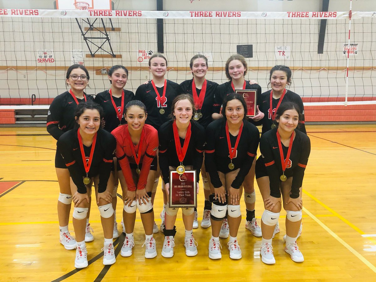 TamaraBednorz's tweet photo. Lady Bulldogs are the champions! 2 days of a lot of volleyball and they fought through for 1st place! Congratulations! Tournament MVP: Elly Stewart. All Tourney: SaraMia Stewart &amp; Trista Boucher @Elly_stewart_  @PrepDigTX @tristaboucher7 @momentumfpt https://t.co/KbiJpoMVUZ