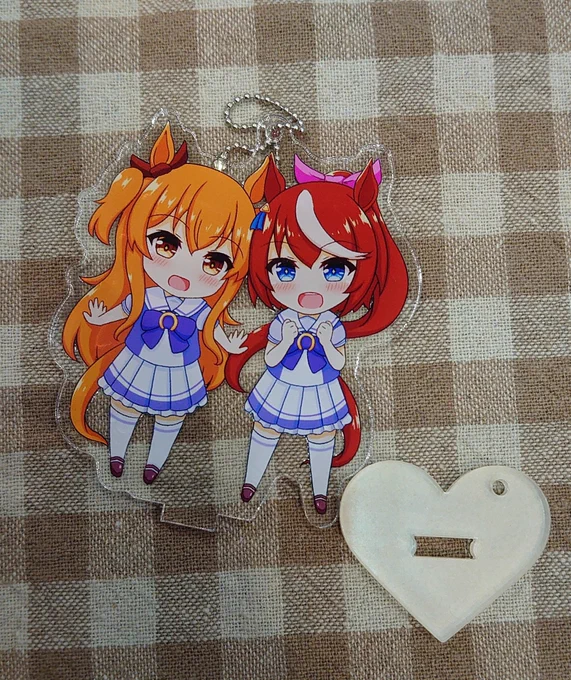アクリルスタンドようやく現物見られた!めちゃくちゃ可愛いです!ストラップにもできる優れもの!こちらの注文ミスで梱包なしでのお渡しになります…ご了承くださいませ 