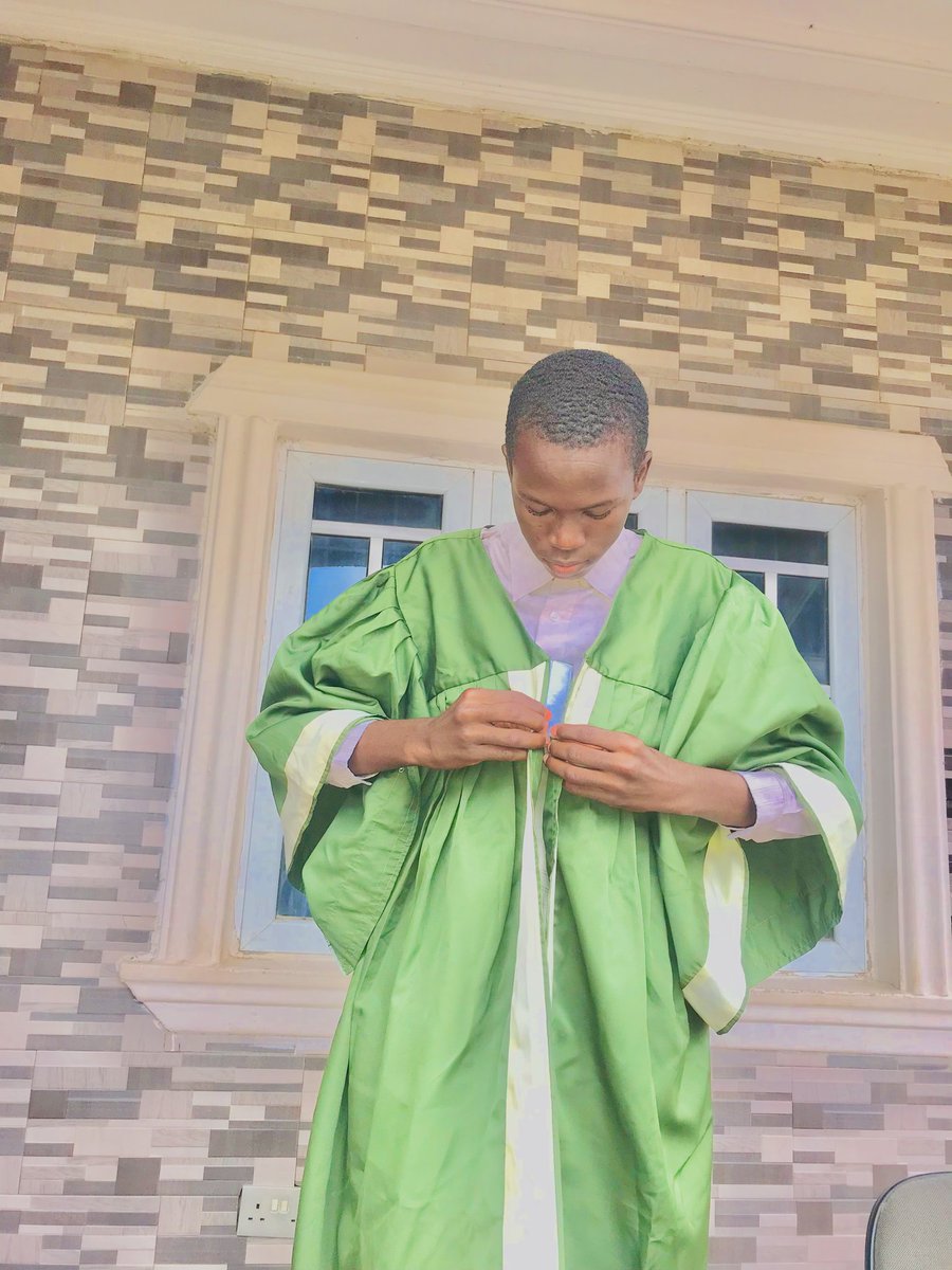 bako___jnr's tweet image. Last last I  have graduate 🎓🎓
Over 15y now am waiting for this day just to see I finish secondary school  so that I should stop wearing uniform. 
@rich nigger 😎😎