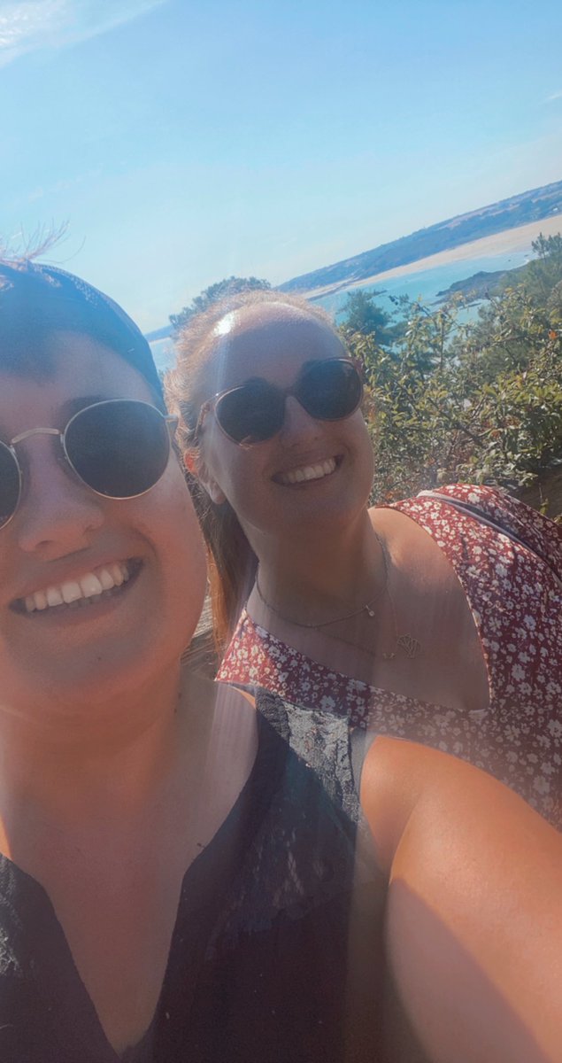 Justine_pgr's tweet photo. Une superbe journée avec la jumelette @Anais_BZH22 et ses copines en week-end en Bretagne ♥️ #CapErquy #Lacbleu https://t.co/vaaR5AkCQs