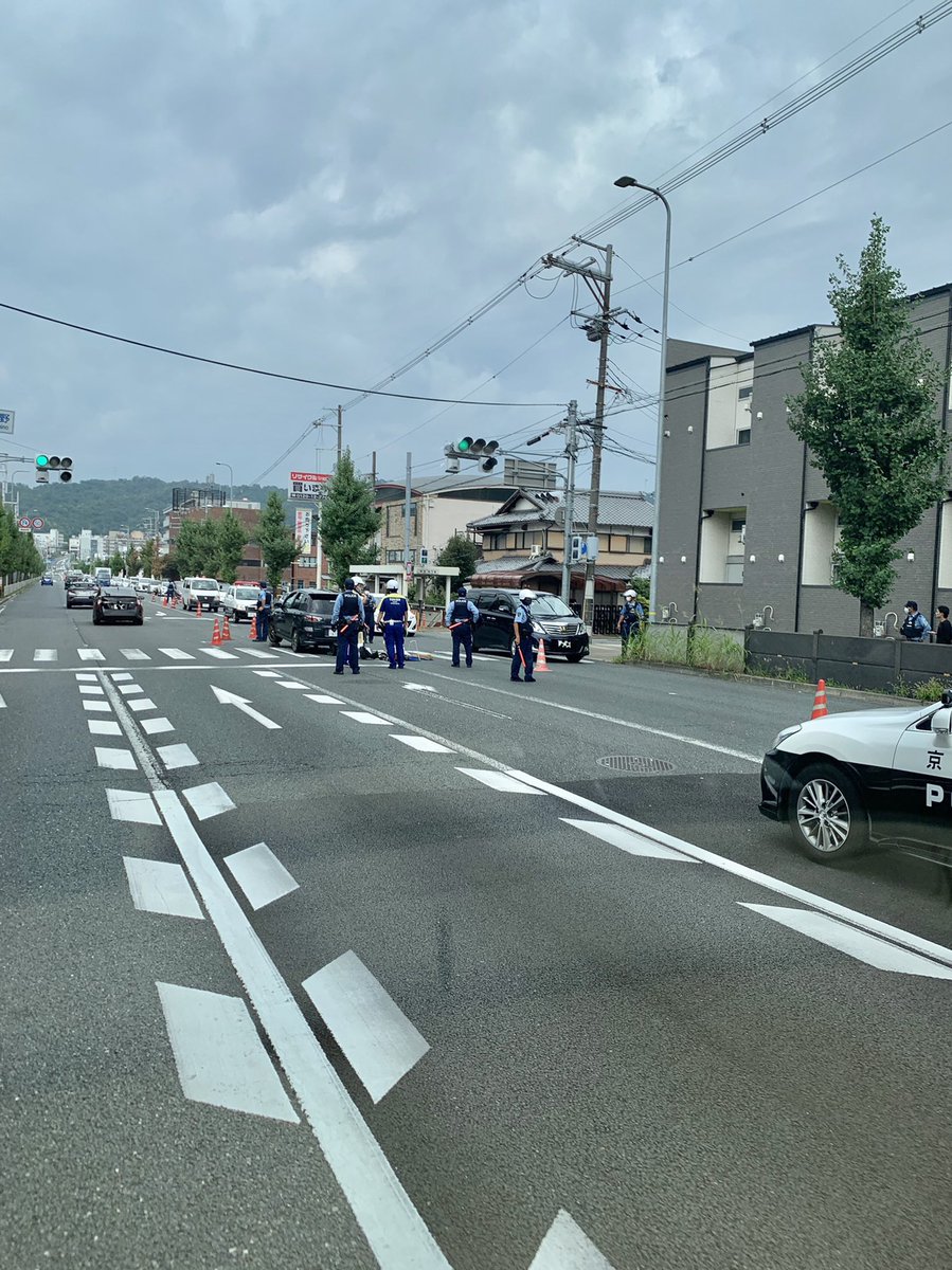 tetsumatsu1's tweet photo. #交通事故
#京都
滋賀行き1号線
山科西野交差点 https://t.co/9P9AHB0qU6