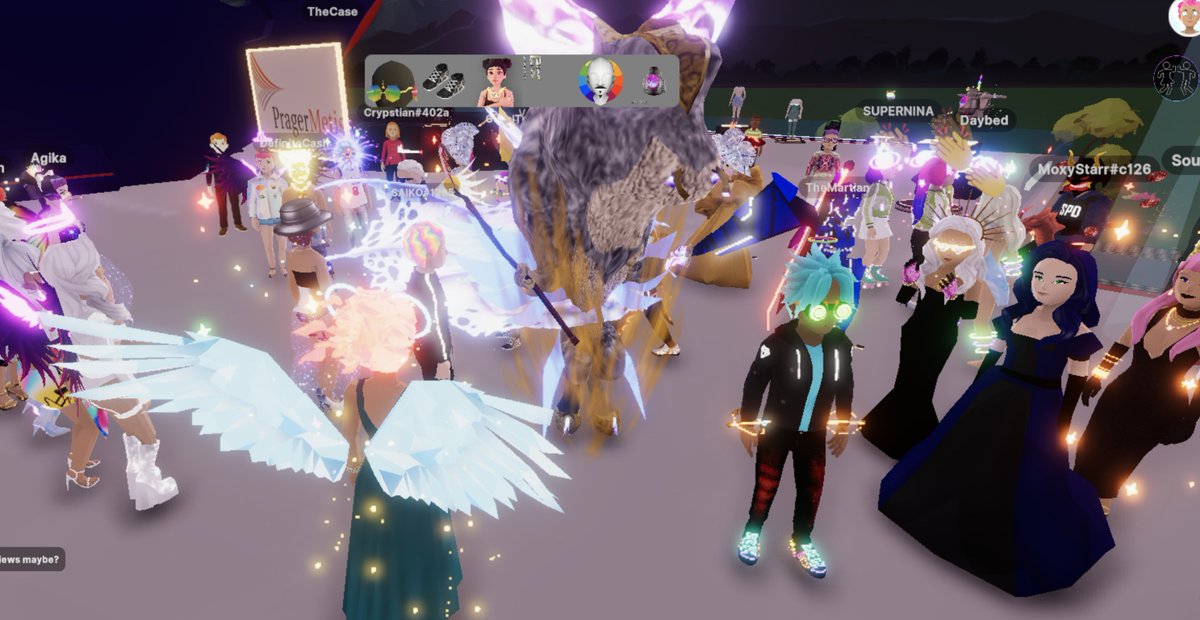 MetaFashionH's tweet image. WOW @DJTRAXNFT caught your #headexplode 😁Everyone is looking so gorgeous..#MVFW Summer Gala @akaHORUSdcl @tangpoko @Agika5585 @34of2   @metajewels_io