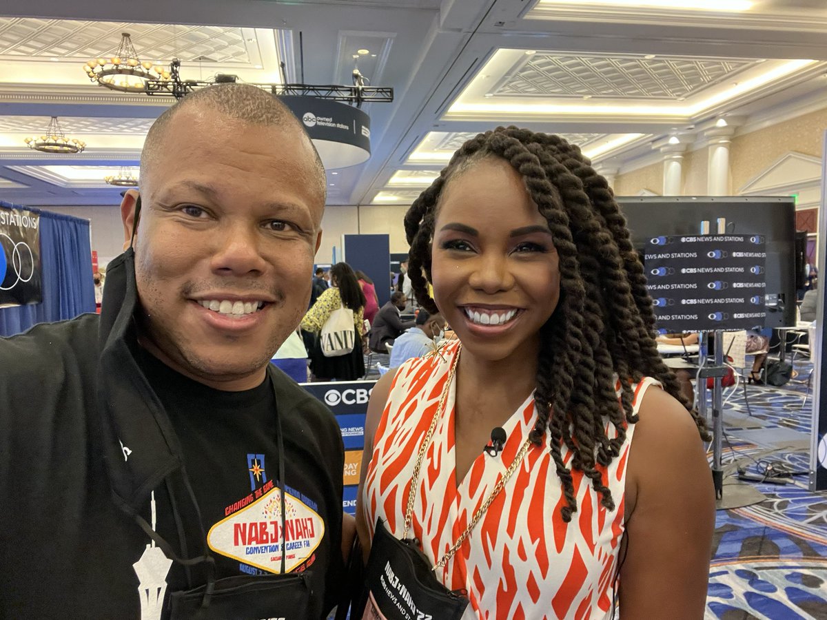 VentonBlandinTV's tweet photo. S/o to my #NABJ sister @EricaCobb. She’s holding it down on @dailyblastlive. So good to see her. I hate I missed @aljackson this year. It was good to meet #Jaray! https://t.co/TeueWioFod
