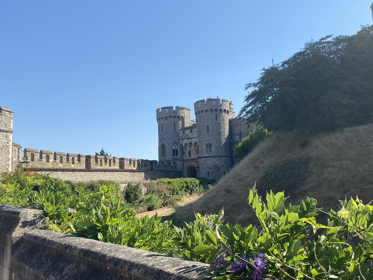 JamesWBae's tweet photo. Had fun exploring outside of London today https://t.co/9hOHAMKBH4