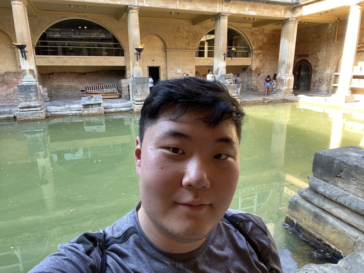 JamesWBae's tweet photo. Had fun exploring outside of London today https://t.co/9hOHAMKBH4