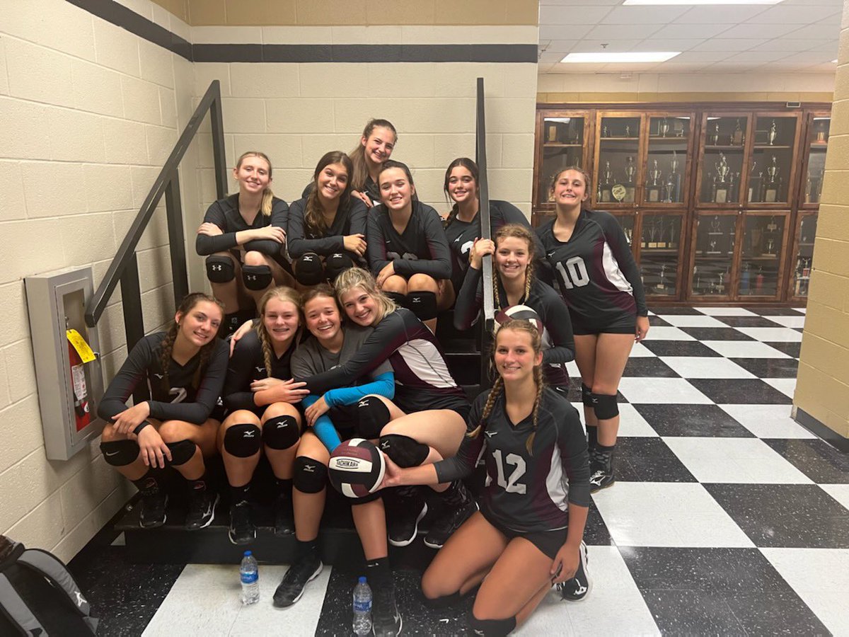Central_Volley's tweet photo. JV ladies finished 4th at Rockmart. Great job ladies. #Lionstrong #chasingfailure https://t.co/wTagfbp9Ow