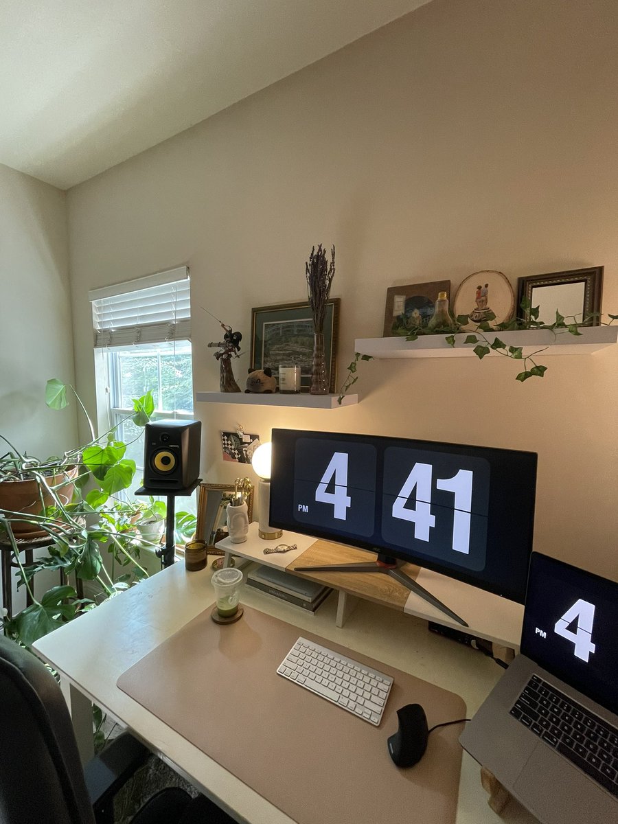 Progress on my home office upgrade 😭 I’m in love #ugc #microinfluencer #InfluencerMarketing #UGCcreator #ugccommunity