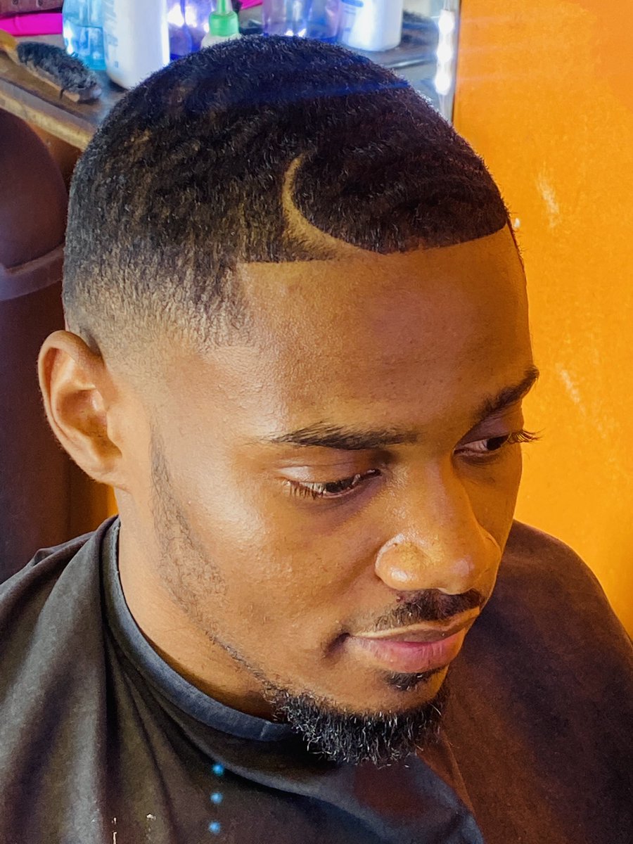 ipingepj's tweet photo. Give ya boy haircut money he deserves to be happy 💈 Clean #dropfade ☎️☎️😉 https://t.co/Z5Jrlp0zNT