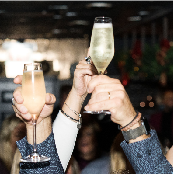 RedheadPianoBar's tweet photo. Sip sip hooray! 🍾  Celebrate #NationalProcessoDay with #YourFavoriteRedhead 😉 
.
.
.
#RedheadPianoBar #LMGChicago #LiveMusic #Chicago #ChicagoBars #Piano #PianoBar #Sing #Drinks #Wine #Beer #Cocktails #Bartender #Prosecco #ProseccoTime #ProseccoBar #ProseccoLover https://t.co/ZrIqLz41be