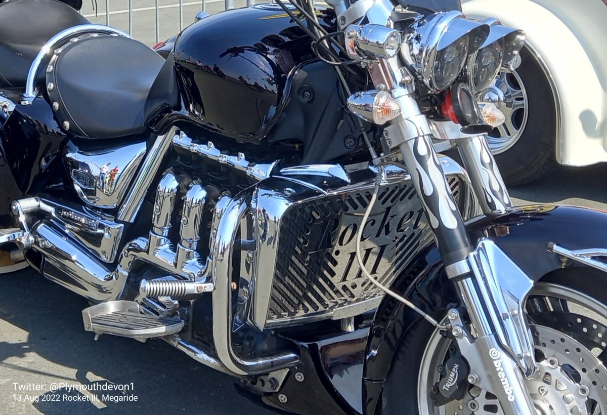 PlymouthDevon1's tweet photo. Brett the drummer, High Voltage ⚡ band, Rocket III, & Davant Bike. Megaride Weekend, Plymouth Hoe. #Plymouth #MEGARIDE #HighVoltage #BrettTheDrummer #HighVoltageBand #HighVoltageCornwall #Chromed #RocketIII #Davant #PlymouthHoe https://t.co/HrvLaDXgfS