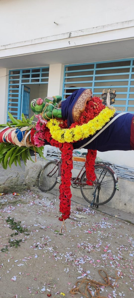 varagurtemple's tweet photo. This is aanjenayar who protects the kodimaram. Upon erecting the maram he will be placed in such a way that he faces north east. That is a custom we follow
#varagur #uriyadi @fourvees91 https://t.co/OoIIYX0zYf