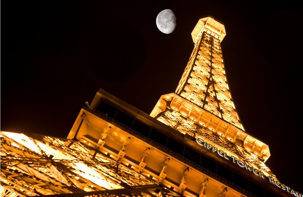 📌Find out what the most iconic landmark in the #CityofLights has to offer with this one of a kind experience that lets you climb Gustave #Eiffel’s masterpiece! 
Get a chance to view the vibrant city of #Paris from an amazing vantage point.

👉ow.ly/K5U750KgRLs