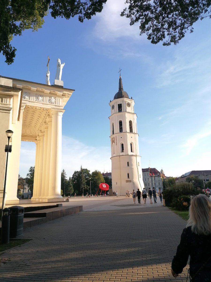 JaninaDambraus1's tweet photo. Nuostabi diena su DRAUGĖMIS. Nuostabaus grožio miestas ❤️❤️❤️
#vilnius #llithuania https://t.co/LCR9bZZt1h