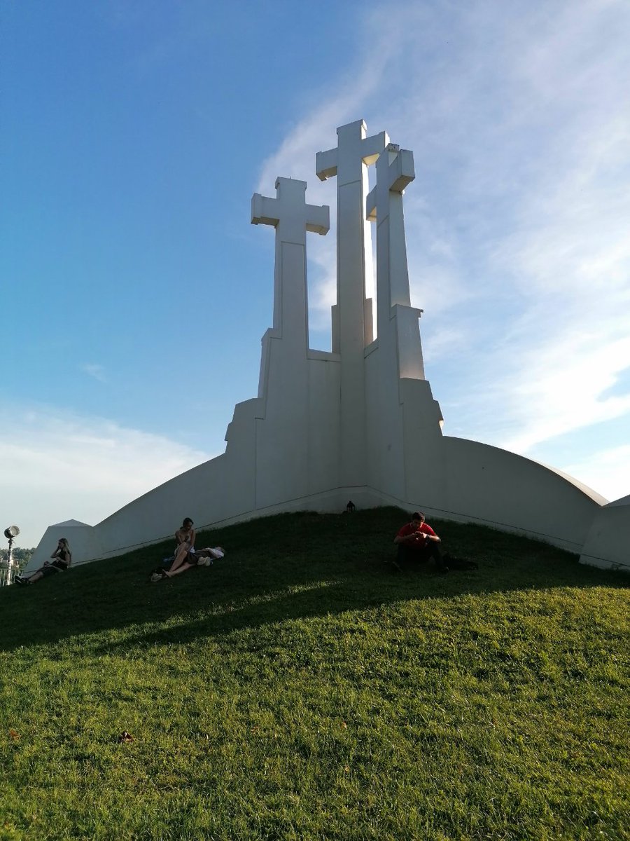 JaninaDambraus1's tweet photo. Nuostabi diena su DRAUGĖMIS. Nuostabaus grožio miestas ❤️❤️❤️
#vilnius #llithuania https://t.co/LCR9bZZt1h