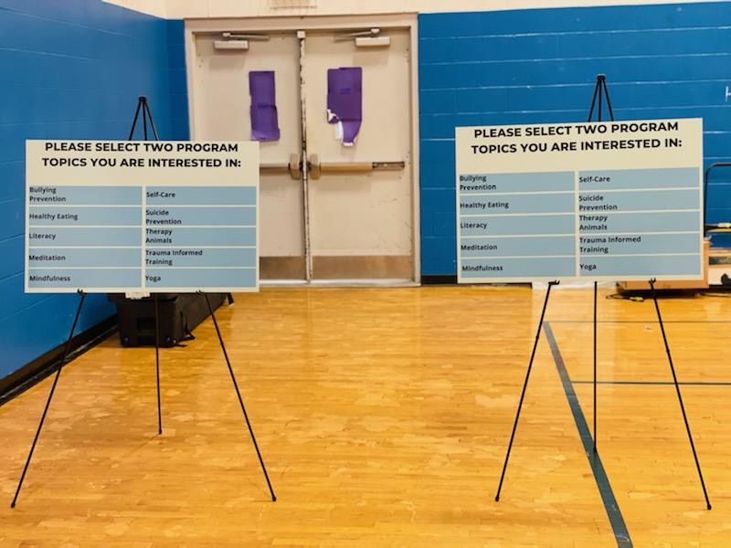 BJCCareers's tweet photo. BJC HealthCare Office Of Diversity, Equity &amp; Inclusion (ODEI) and Community Health Improvement Department (CHI), worked together at Vashon High School for the first annual Enrollment &amp; Resource Fair. 

We have exceptional team members representing BJC! 💚 💙

#ThisisBJC #stl https://t.co/cesWwGrvpT