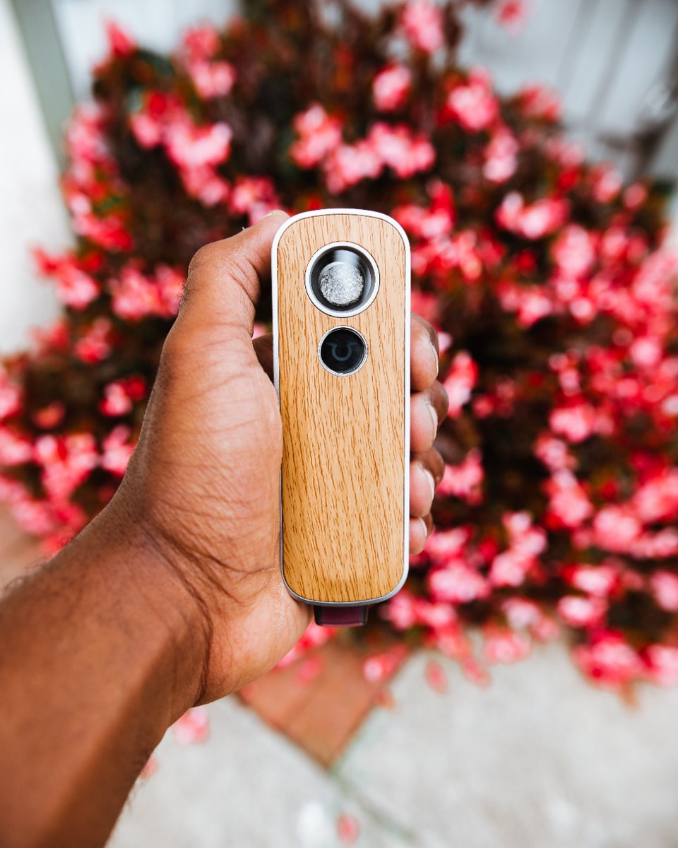 VapoShop tweet media