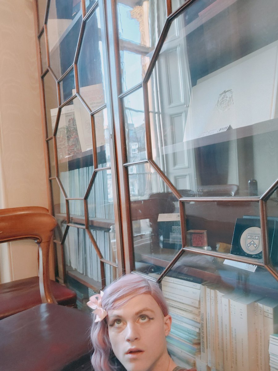 The_Gay_Train's tweet photo. Just a normal trans person chilling in the green room of their trans @edfringe show, checking out the literature.

https://t.co/reypvhRUKJ https://t.co/XYpnV2gqQ0