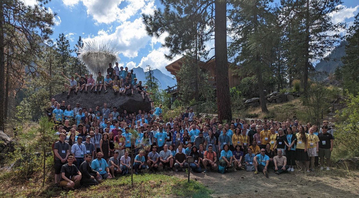 jasonzxzhang's tweet photo. Happy to be part of the #RosettaCon community! https://t.co/9kbpRj9TUU