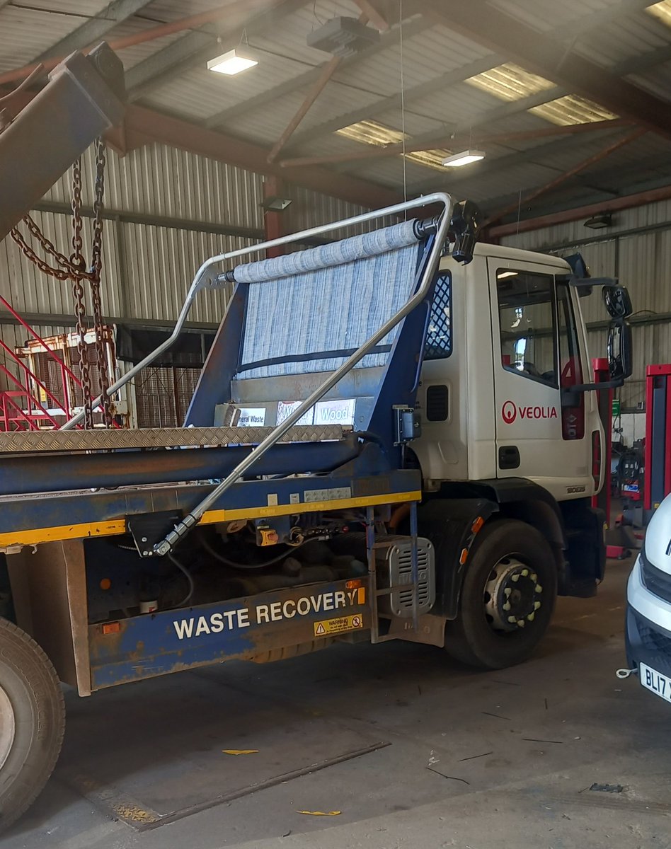 ServicesCpn's tweet photo. Shurco 9000 skip sheeter fitted to this Hyva skiploader onsite for Violia.
#cpnservices #shurco #sheeters #onsite https://t.co/pueFyu3lYE