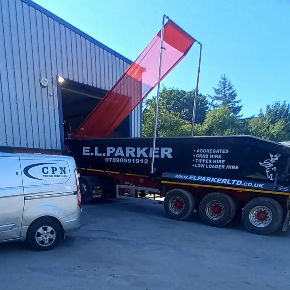 ServicesCpn's tweet photo. New arms and sheet fitted to this Swan Commercials built trailer. 
#cpnservices #harshltd #tippingtrailers https://t.co/Wet0zQSeNx