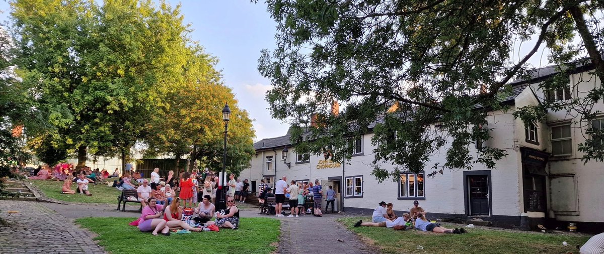 Great day 4 ⬅️everyone <a href="/JBChophouse/">John Bull ChopHouse</a> #Pride