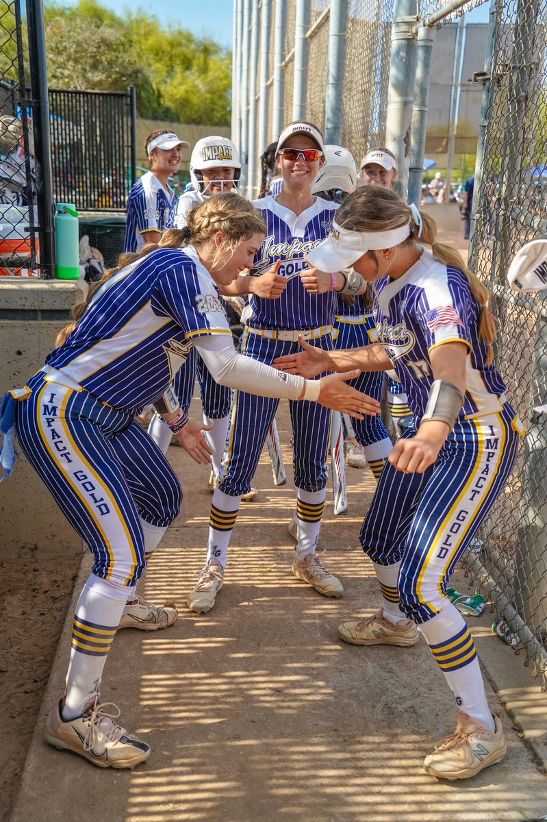 eksoftball2026's tweet photo. Teammates have your back no matter what. Thanks @StephieGPhotog1  for the pictures! https://t.co/GKuUbOHpxq