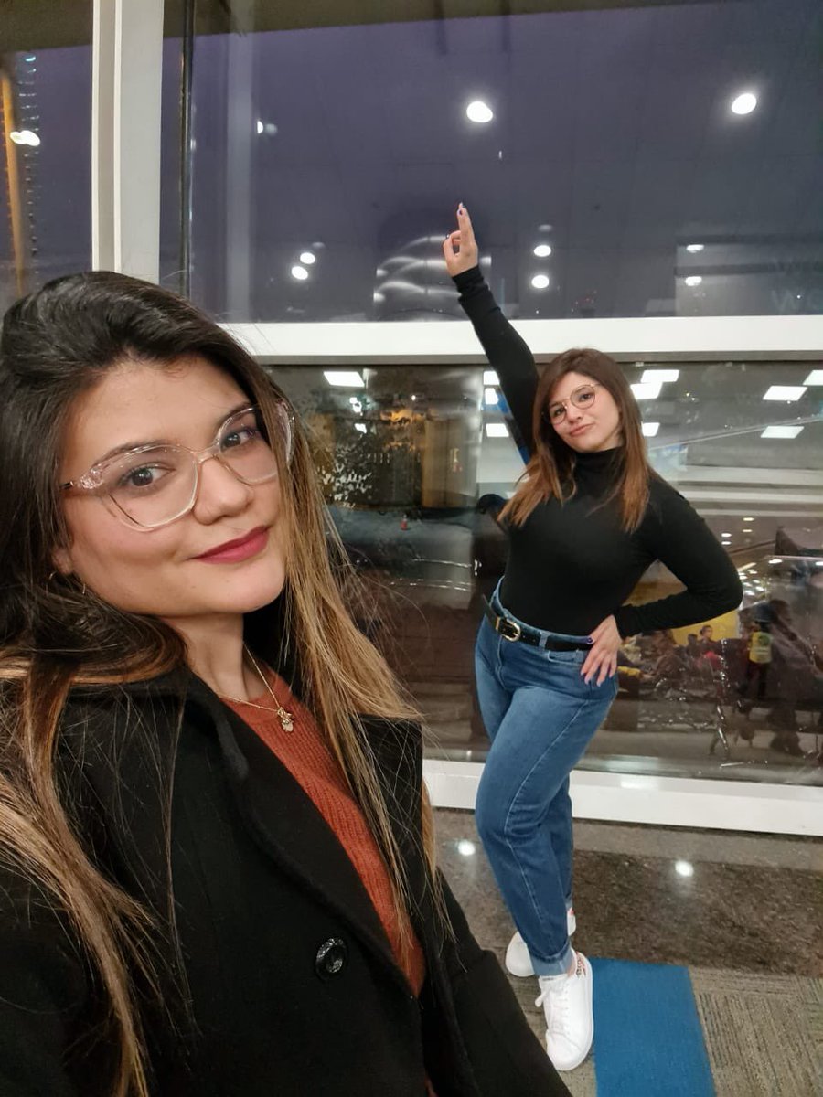 pochimarcaccio's tweet photo. Viajen con sus amigas .. ♥️ https://t.co/r3Ma3fauJd