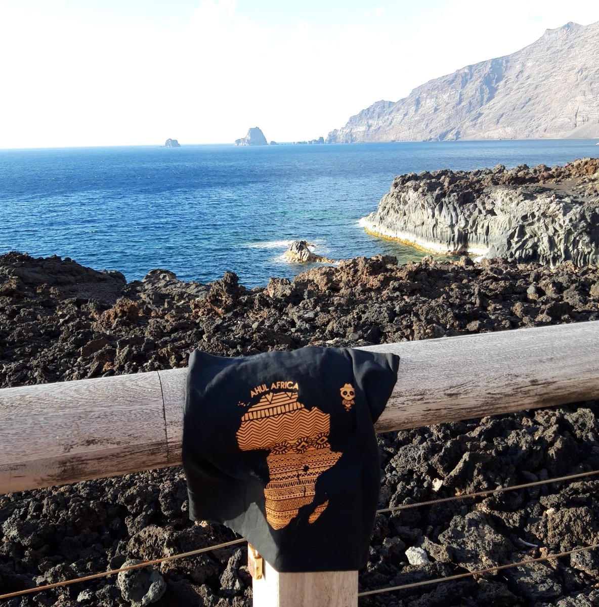 HijosDelVolcan's tweet photo. 😍📸 Nuestra Talega Ahul África se pasea por la isla de El Hierro, por la zona de La Maceta.

📲 Ahora tu talega en oferta en https://t.co/iLnFhHfwGb

#TiendaOnLine #HijosdelVolcán #HijasdelVolcán #ElHierro #Canarias #IslasCanarias #Solidarios #Solidarias https://t.co/PSLVAYRofc
