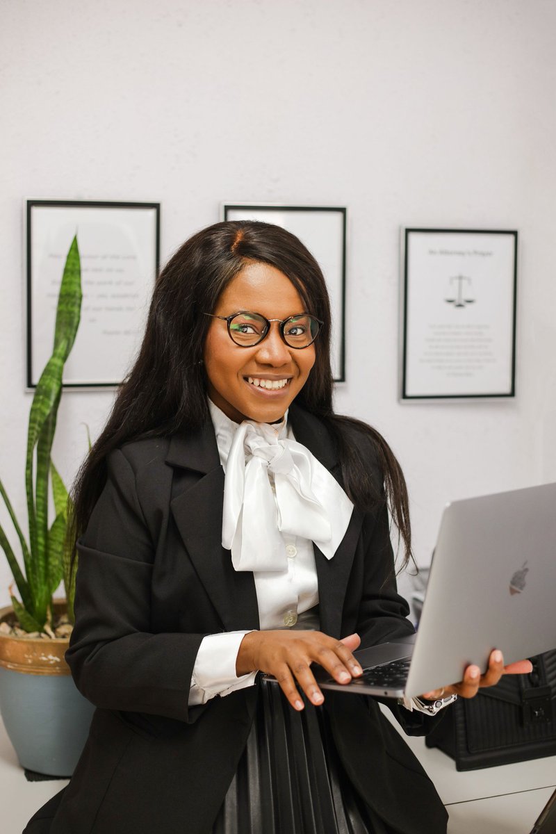 Had an awesome time shooting this Professional Portrait Session♡ #portraitphotography #professionalportraits #attorney #branding #business #photographer #photography #istarphotography