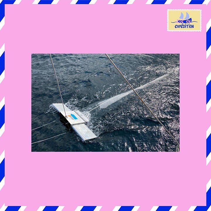 eaudeparis's tweet photo. [LA QUESTION DU JOUR #ZoéEnExpédition ⛵️🌊] 

Le filet manta qu’est ce que c’est ? 

#expeditionmed #zéroplastique #luttecontreleplastiqueàusageunique #eau #protégerleau #protectiondesmers #protectiondesmersetdesoceans #filetmanta https://t.co/zNBcKqMfRA