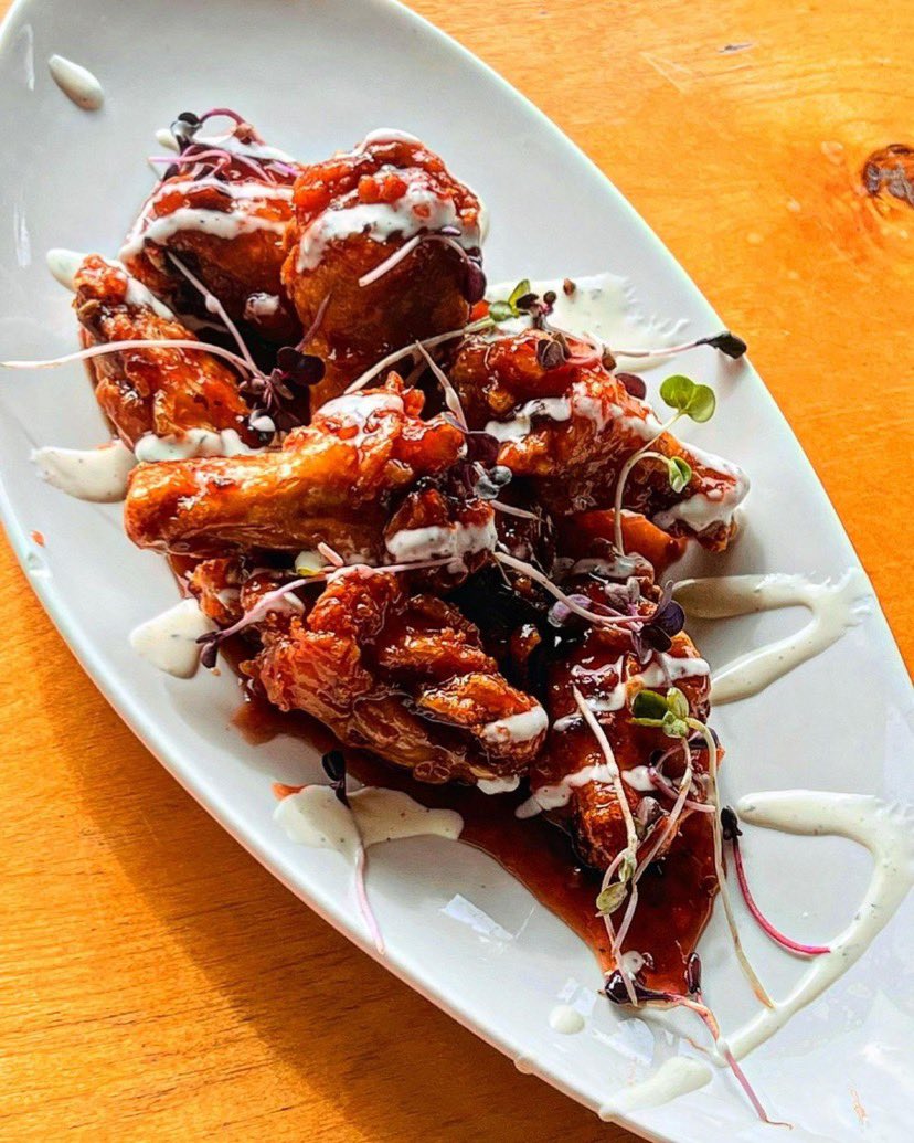 Blackberry BBQ Sauce? Wow, sign us up! Blackberry BBQ Sauced Wings by <a href="/chefjohnnieg/">JGM</a> (made w/ D.a.T. Sauce), a Chef Special this weekend at <a href="/CrawfishTownUSA/">Crawfish Town USA</a> 🦞