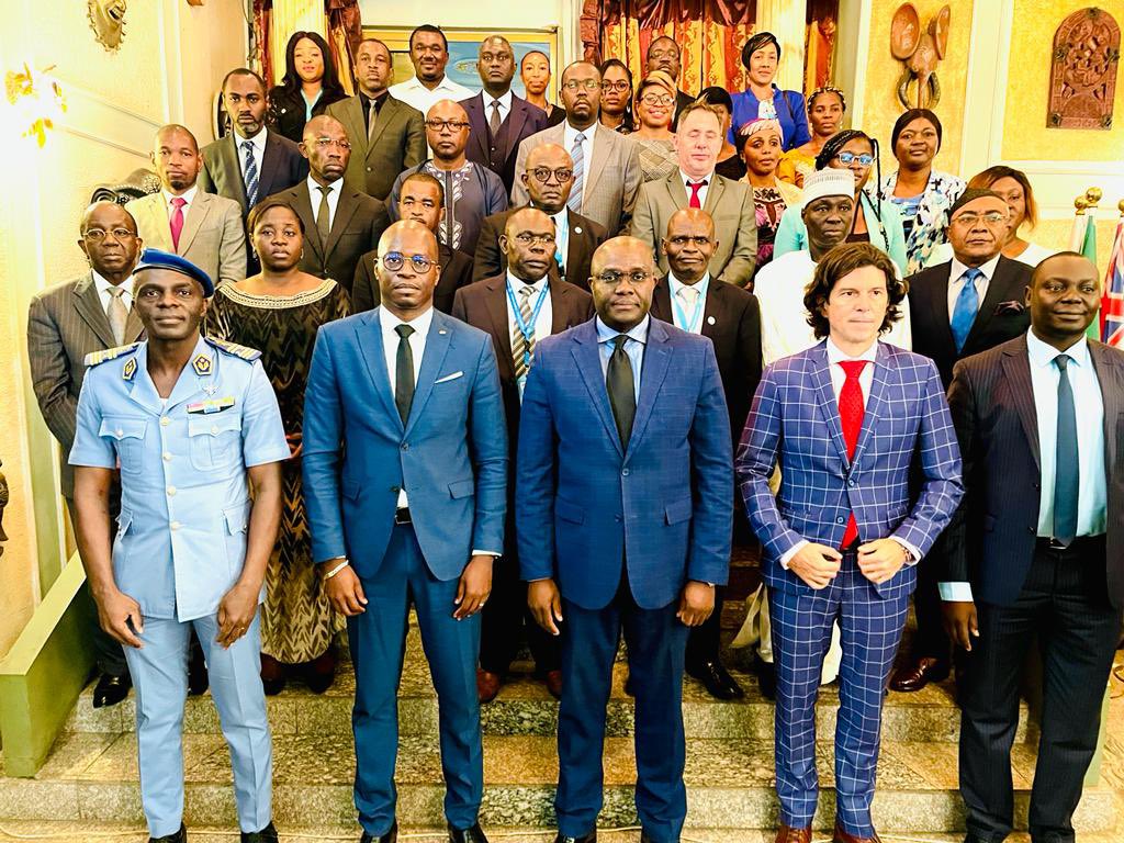 guindoabou's tweet photo. Cooperation/Consultation are key to achieve #zerohunher.This week we held an important meeting with the Government under #MINREX leadership.With key ministries, we discussed @WFP_Cameroon operations including the vital role of Humanitarian Air Service &amp; a strong monitoring system https://t.co/9T1ojHXi1w