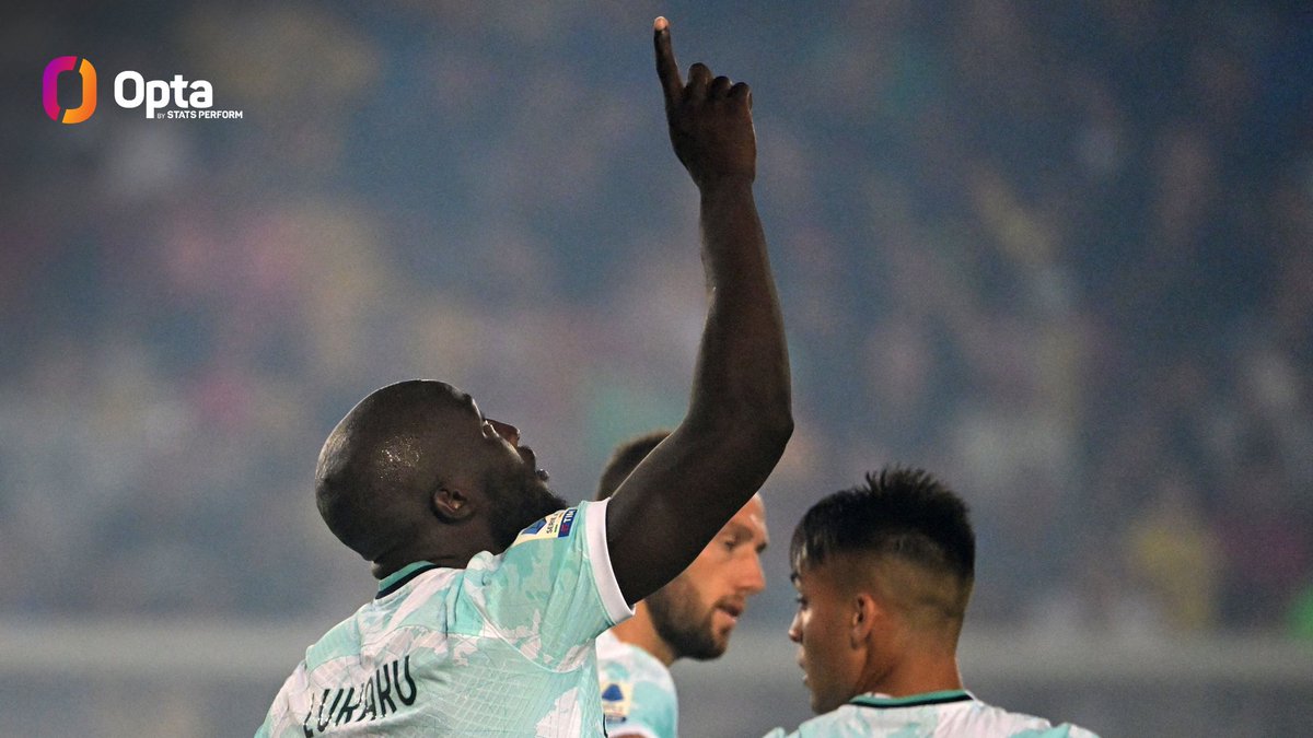 OptaPaolo's tweet photo. 1:22 - Romelu Lukaku's goal (1:22) has been the fastest scored in a Serie A seasonal debut game since the one scored by Dusan Basta for Udinese, also against Lecce and exactly 1 minute and 22 seconds since the beginning of the match. Coincidence.

#SerieA #LecceInter https://t.co/Uni7OTSSZi