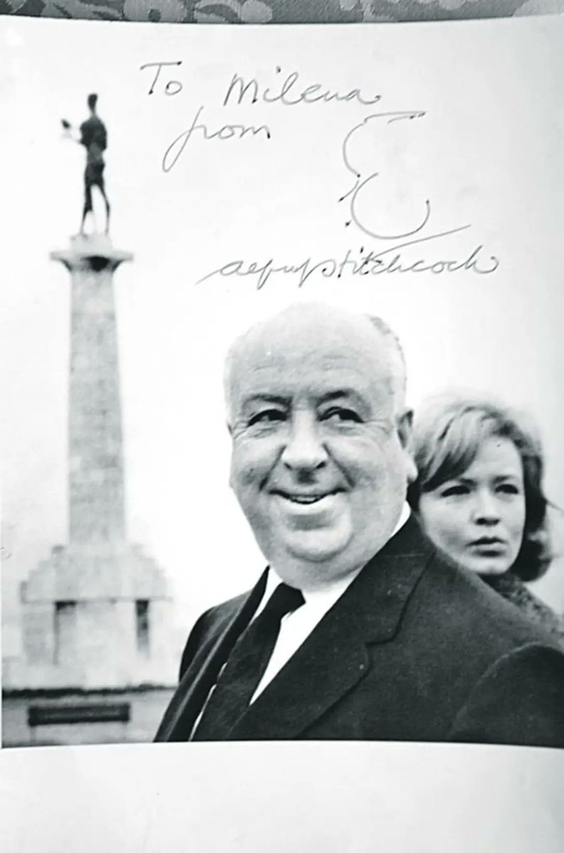 AleksicMilicaa's tweet photo. Milena Dravić i Alfred Hičkok na Kalemegdanu 1964. godine.
Kada je Beograd bio svet.😊

slika preuzeta sa fb https://t.co/42C9AWqqfj