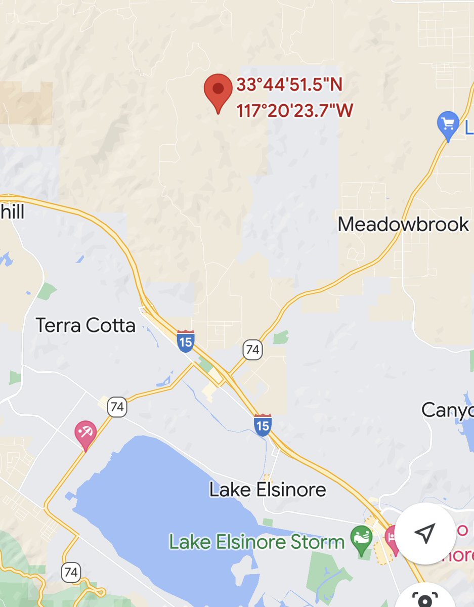 CALFIRERRU's tweet photo. Structure Fire w/Vegetation in Lake Elsinore RPT @ 11:50 AM - El Toro Rd x Lindell Rd. Firefighters are on scene, 1 structure fully involved w/1 acre of vegetation. #ToroIC @MurrietaFire @BLMFire assisting. https://t.co/n1T9ZtBpYW