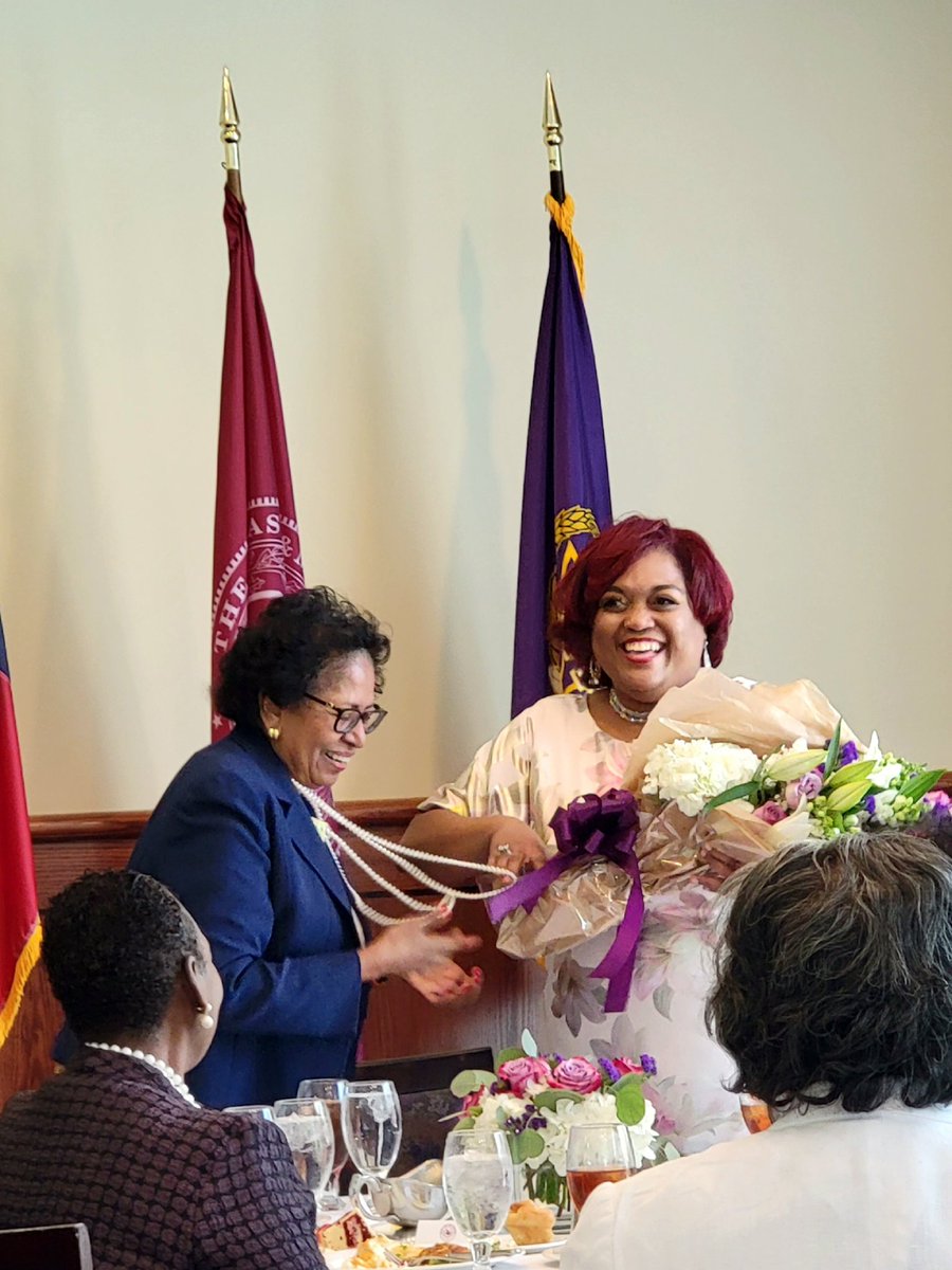pdcstrategiesll's tweet photo. Commencement Speaker, Roshunda Jones-Koumba ’03, ‘07, #PVAMUAlumna, award-winning teaching artist, theatre consultant, 2022 Excellence in Theatre Education Award Tony Award recipient honoring educators. 💜💛 💜💛🎓
#packyoursuitcase
#breakfast
#commencement
#luncheon
#nap https://t.co/B39eKL1oZw