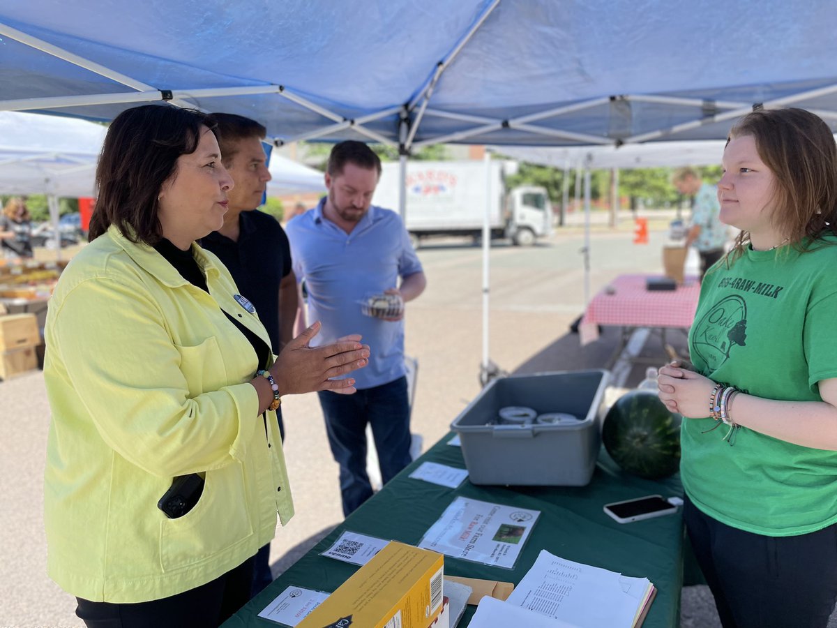 Happy to join Mayor <a href="/charleskokoros/">Charles Kokoros for Mayor of Braintree</a> 
 &amp; <a href="/repmarkcusack/">Rep. Mark J. Cusack</a> at the Braintree Farmer's Market - a great way to build community while supporting local farms &amp; food producers. Appreciate the support of so many Braintree officials &amp; hope to be a strong partner to their work as LG! #mapoli