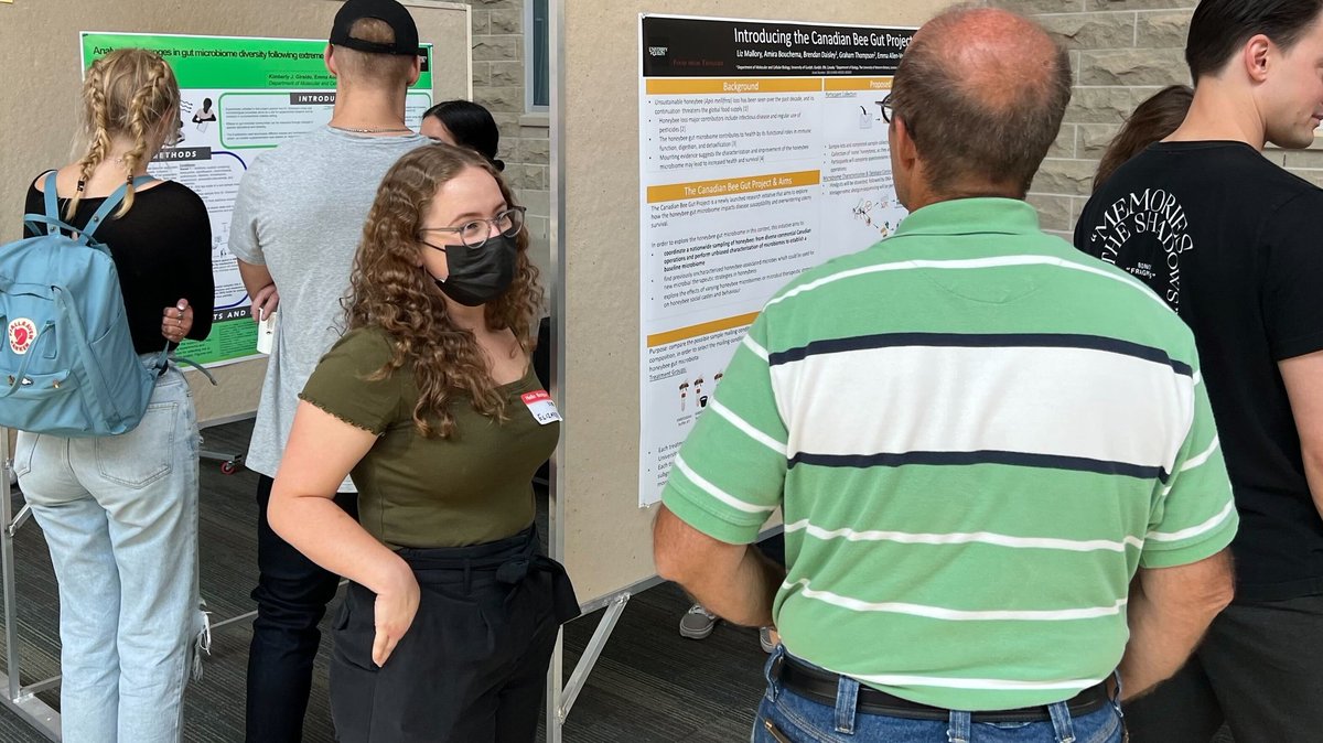 Congrats to our very own Amira and Liz, for representing Team #bee
with their presentations at @UofG_MCB poster day yesterday!
#STEM #youngresearcher #undergrad #microbiome
