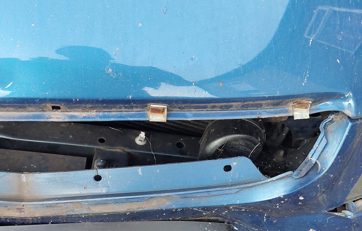 NSRAPT's tweet photo. Vehicle stopped in @BuryStEdsPolice #BuryStEdmunds. The front of the car is BUCKled after hitting a deer. Numerous sharp edges making it dangerous to other road users.
Oh deer
Driver has been issued a TOR and repairs due to be made.
#pc847 #pc1880 https://t.co/YEDrkQ4Bec